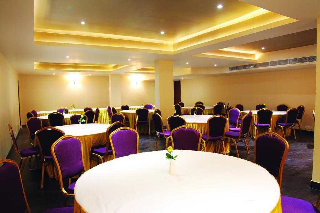 The Purple Leaf Hotels Hyderabad Exterior photo