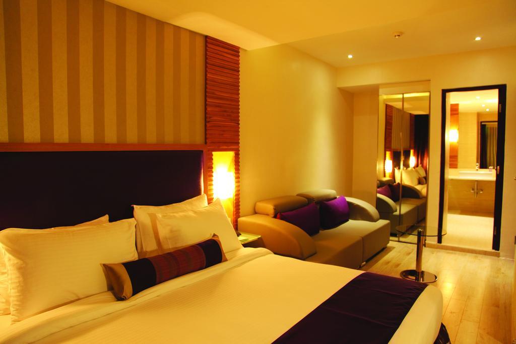 The Purple Leaf Hotels Hyderabad Exterior photo